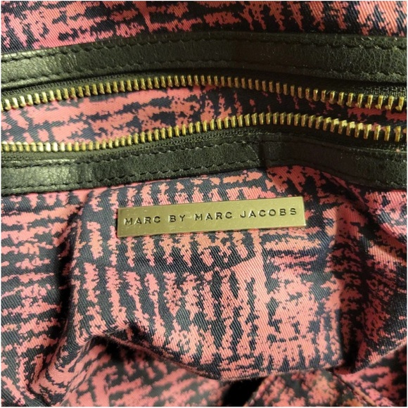 Marc by Marc Jacobs black purse. Well loved 100 percent cow leather. - Picture 6 of 6